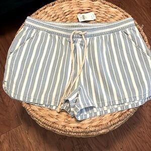 Aerie chambray type white and blue shorts NWT